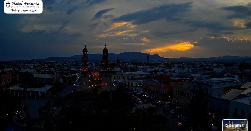 🎬 1 minuto · 1 atardecer del Lunes 18 de Mayo de 2026 desde el Hotel Francia Aguascalientes