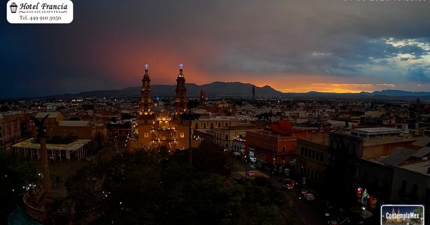 🎬 1 minuto · 1 atardecer del Jueves 04 de Junio de 2026 desde el Hotel Francia Aguascalientes