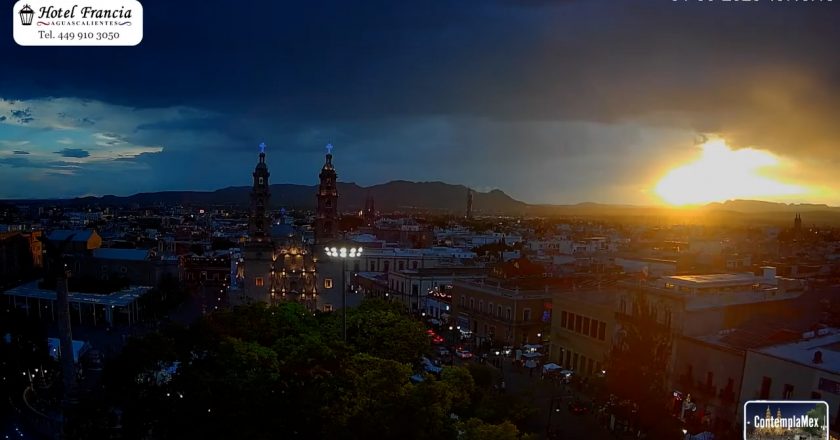 🎬 1 minuto · 1 atardecer del Sábado 01 de Agosto de 2026 desde el Hotel Francia Aguascalientes