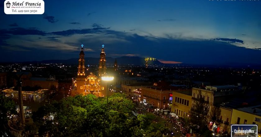 🎬 1 minuto · 1 atardecer del Lunes 03 de Agosto de 2026 desde el Hotel Francia Aguascalientes