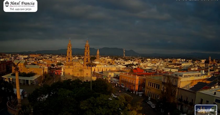 🎬 1 minuto · 1 amanecer del Lunes 03 de Agosto de 2026 desde el Hotel Francia Aguascalientes