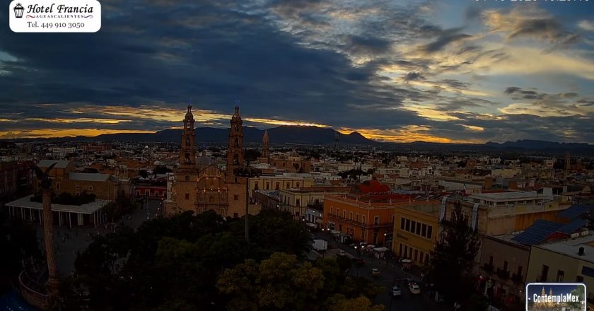 1 minuto · 1 atardecer del Jueves 01 de Octubre de 2026 desde el Hotel Francia Aguascalientes